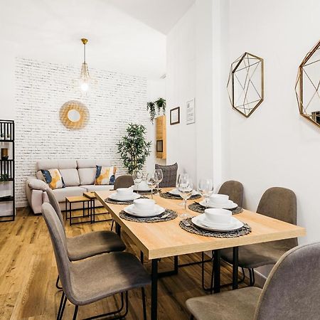 Apartamento Macarena Junto A La Basilica De La Macarena Seville Luaran gambar